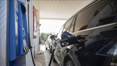 Kanada'da petrol yakıtları üzerindeki vergiler geçici süreliğine kaldırıldı