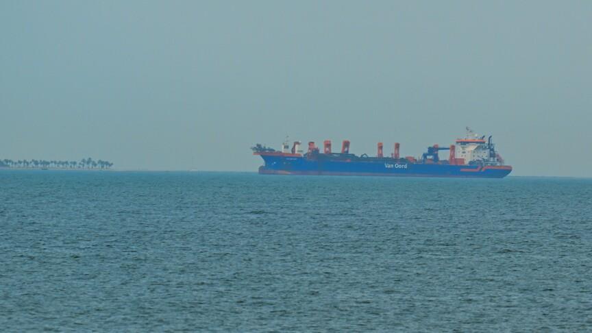 US-sanctioned oil tankers enter Persian Gulf via Hormuz, signaling fresh crude liftings