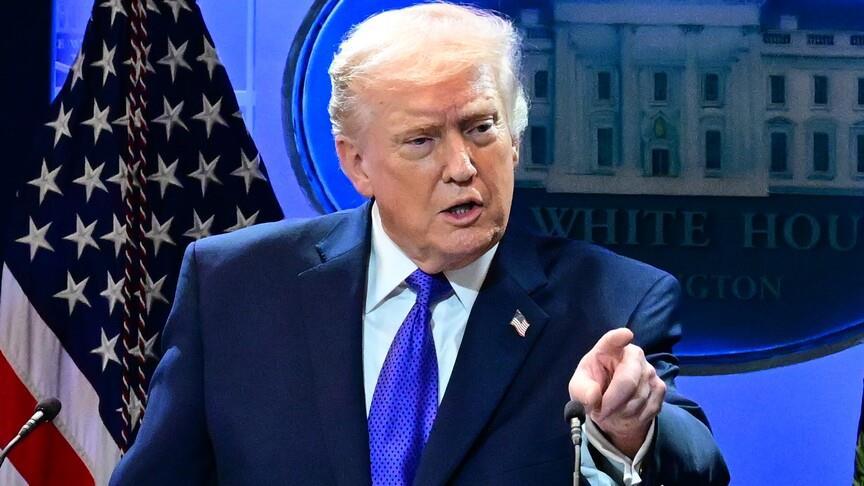 Trump, Hürmüz Boğazı'nın tamamen açıldığını ancak İran'la anlaşana kadar ablukanın süreceğini belirtti