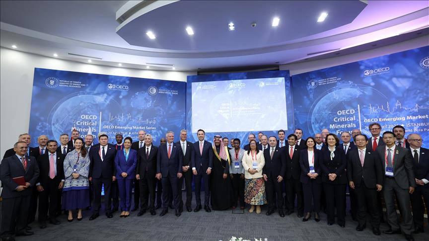 Bakan Bayraktar OECD Kritik Mineraller Forumu kapsamında diplomatik temaslarda bulundu