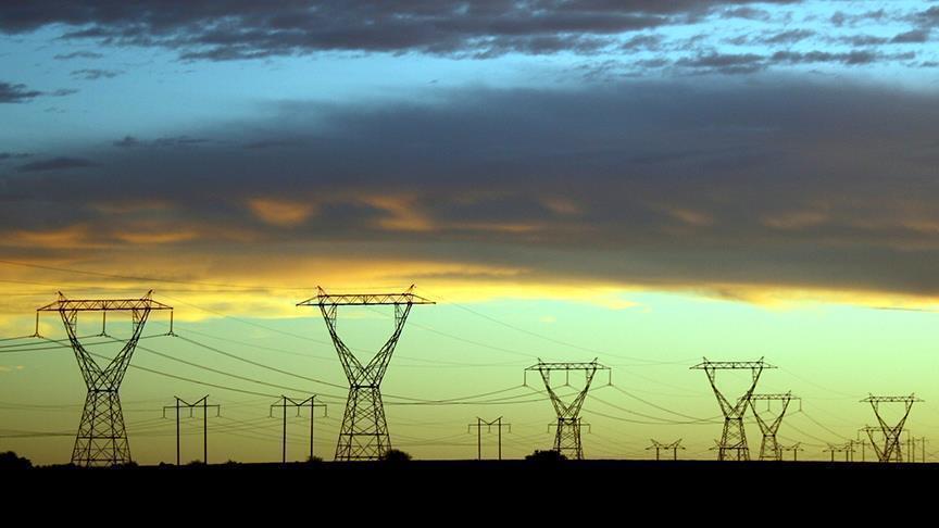 Spot market electricity prices for Sunday, May 3