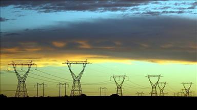 Spot market electricity prices for Sunday, May 3