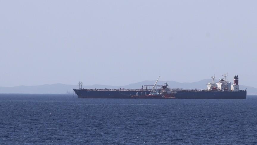 Iranian supertanker carrying $220M of oil evades US blockade, says tracker