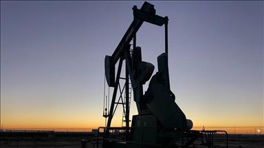 Oil slides 7% on US-Iran peace hopes as sides reportedly near draft deal