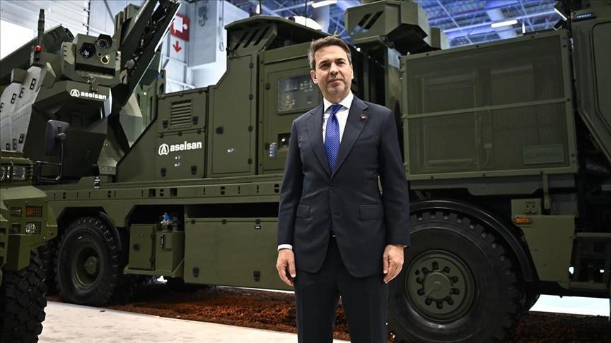 Enerji ve Tabii Kaynaklar Bakanı Bayraktar, SAHA 2026'yı ziyaret etti