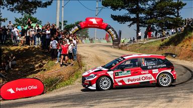 Team Petrol Ofisi pilotu Kerem Kazaz, Yeşil Bursa Rallisi'nde liderliğini güçlendirdi