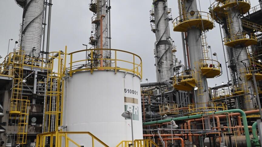 US crude oil inventories down 1.9% in week ending June 12
