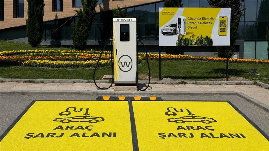 Aydem Enerji'nin elektrikli araç şarj ağı Otowatt, Türkiye genelinde şarj altyapısını büyütüyor