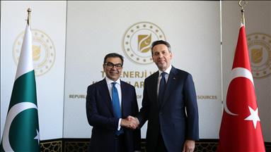 Bakan Bayraktar, Pakistan Özelleştirme Bakanı Ali ile görüştü
