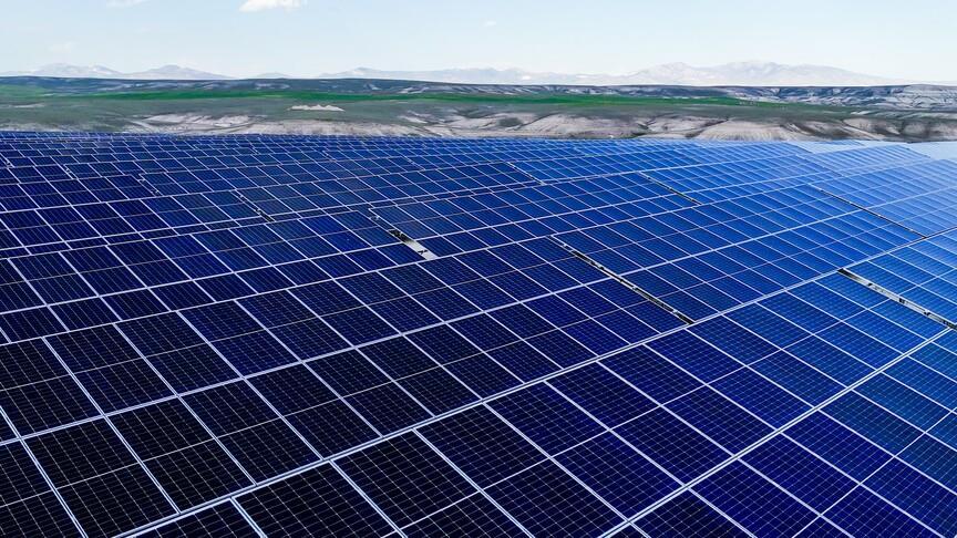Global solar power installations surpass 3-terawatt milestone