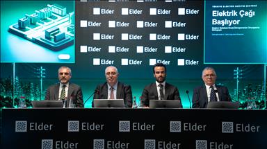 Elder Başkanı Erdeniz, elektrik dağıtım şebekeleri için 50 milyar dolar yatırım gerektiğini belirtti: