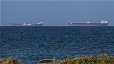 Strait of Hormuz transit gradually accelerates, easing high shipping costs
