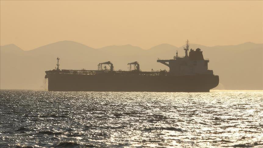 İran Devrim Muhafızları: Hürmüz Boğazı'ndan geçmeye çalışan iki petrol tankeri "patladı"