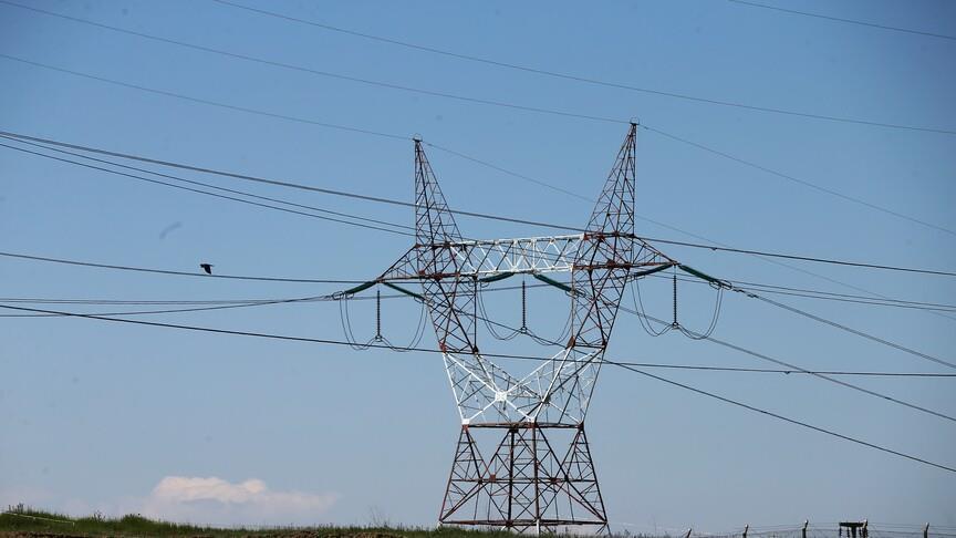 Spot market electricity prices for Monday, Aug. 3