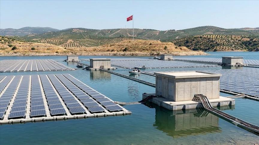 YEKA kapsamında ilk yüzer GES önlisansı Manisa'daki projeye verildi