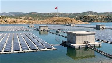 YEKA kapsamında ilk yüzer GES önlisansı Manisa'daki projeye verildi