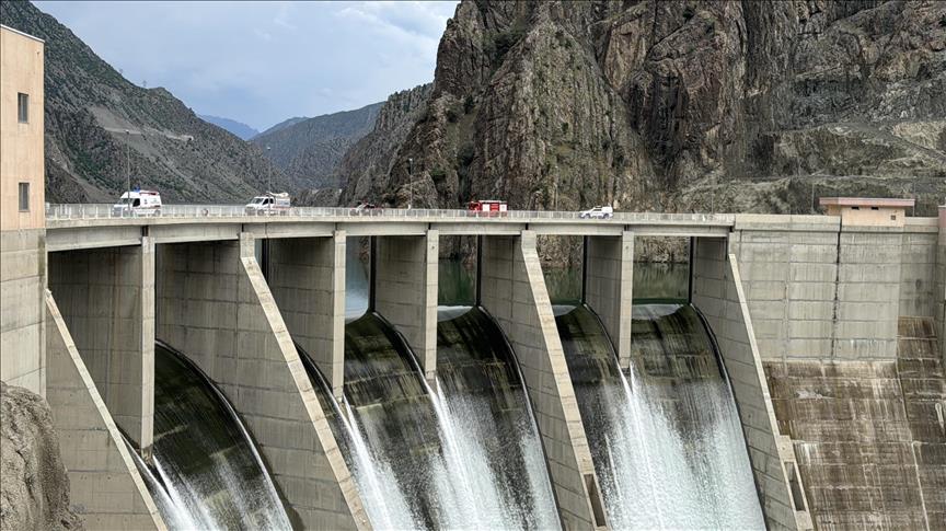 Türkiye's daily power consumption down 4.55% on Aug. 8