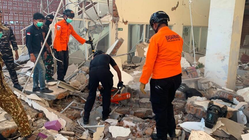 Indonesia declares 14-day emergency response status after 7.7 magnitude quake 