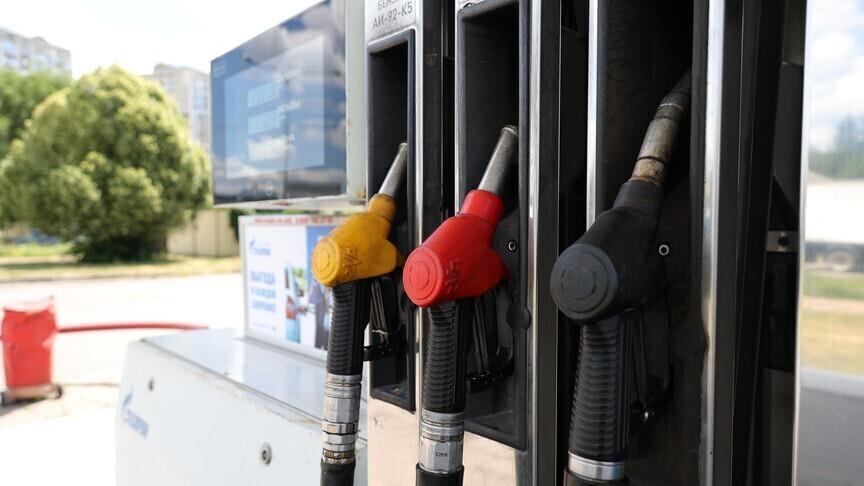 Italy extends diesel tax cut as Premier Meloni faces pressure over fuel costs