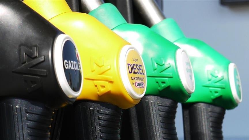 Rusya, dizel, gemi yakıtı ve gaz yağı ihracatına yönelik yasağı uzattı