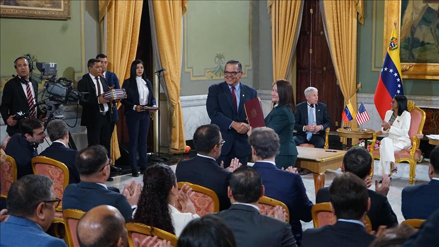 Venezuela, ABD'li şirketlerle petrol üretimini artıracak yeni anlaşmalar imzaladı
