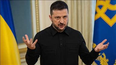 Zelenskiy: "Rusya'nın çeşitli bölgelerindeki petrol rafinerilerini ve İHA tesislerini vurduk"