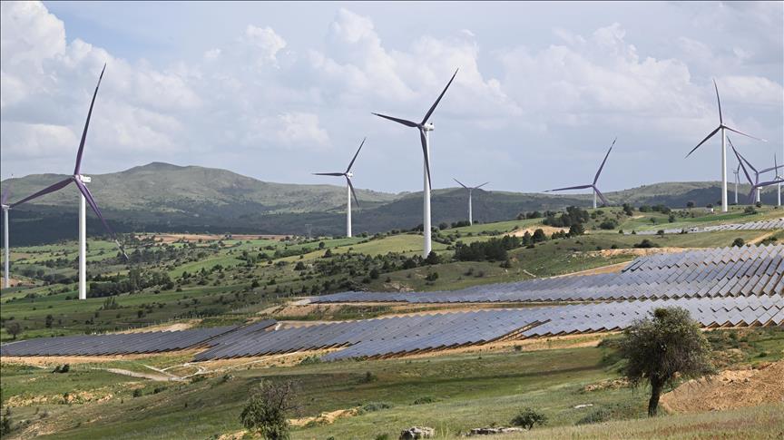 Türkiye 10 yılda güneş ve rüzgardan 442,2 teravatsaat elektrik üretti