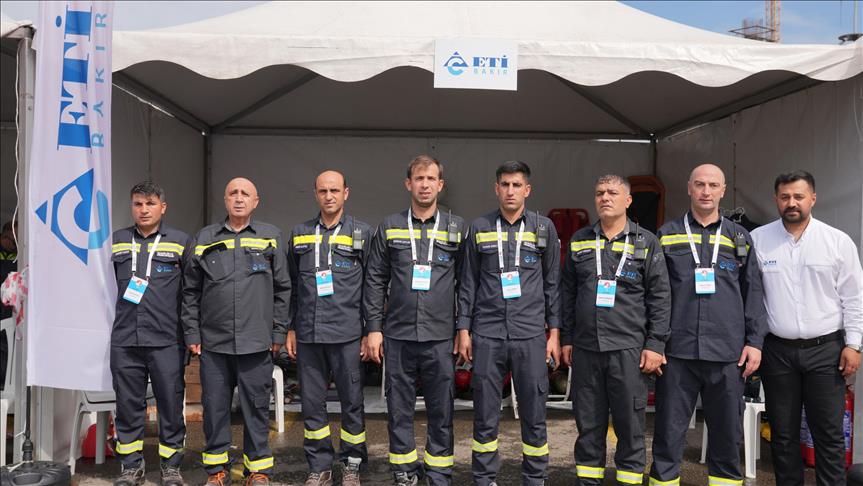 Eti Bakır ekibi Maden Kurtarma Yarışması dönüşü kazazedelerin yardımına koştu