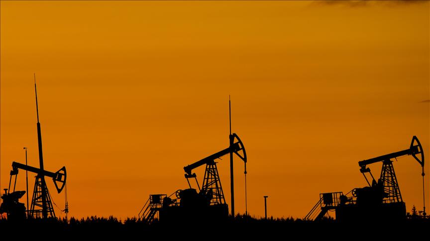 Oil retreats as Trump rules out Iran attack before US midterms