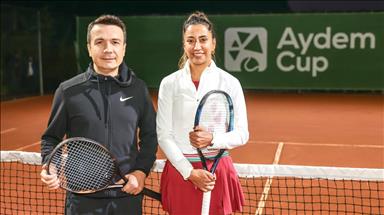 Aydem Cup T500 Masters Tenis Turnuvası'nda Çağla Büyükakçay gösteri maçına çıktı