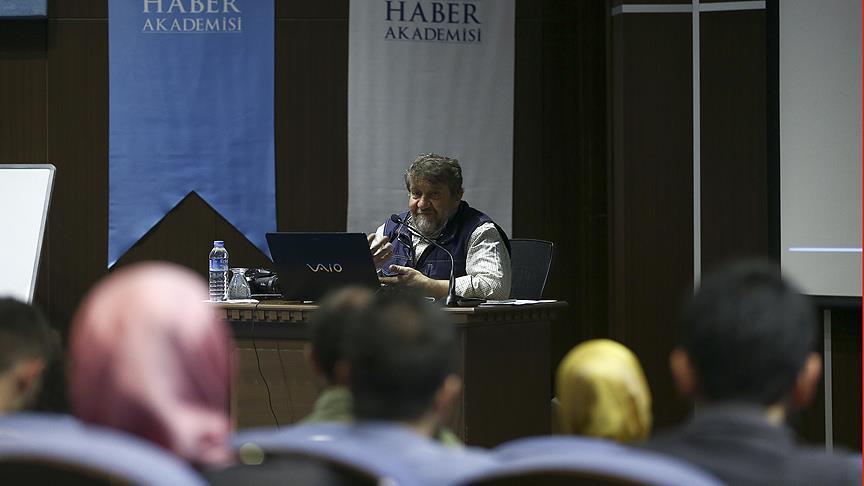 AA'nın 'Ustalardan Fotoğraf Hikayeleri' konferansında Coşkun Aral tecrübelerini aktardı