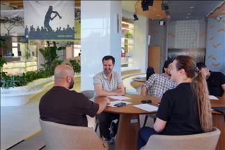 AA çalışanlarına yönelik "Speaking Club” etkinliği gerçekleştirildi