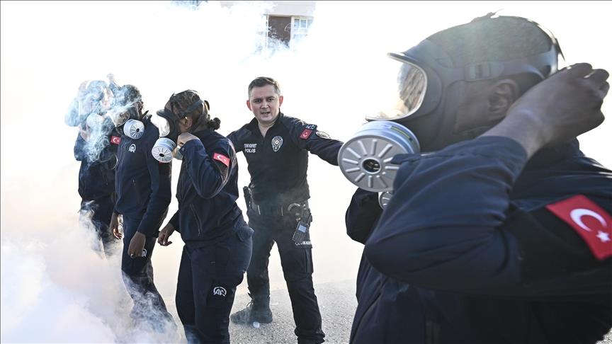 AA'nın savaş muhabirliği eğitiminde gazeteciler sahada karşılaşacakları koşullara hazırlandı