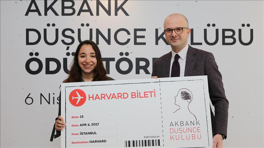 Akbank Düşünce Kulübü üyeleri Y kuşağı bankasını tasarladı