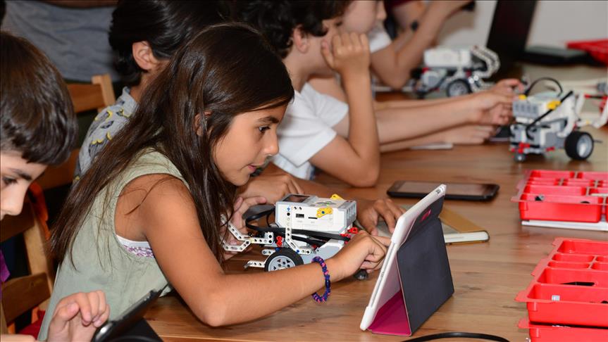 Turkcell TV+'tan geleceğin mühendislerine kodlama ve robotik eğitimi