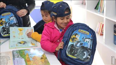 New Holland Çocuk Kütüphaneleri'ne yenileri ekleniyor
