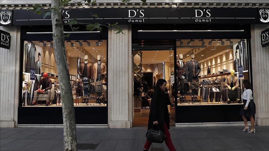 Erkek giyimde öne çıkan Orka Holding, İspanya'nın başkenti Madrid'deki Serrano Caddesi üzerinde, Avrupa’daki konsept mağazası D'S Damat'ı açtı. ( Burak Akbulut - Anadolu Ajansı )