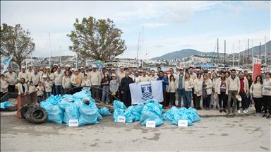 Aras Kargo Türkiye’nin kıyılarını temizliyor
