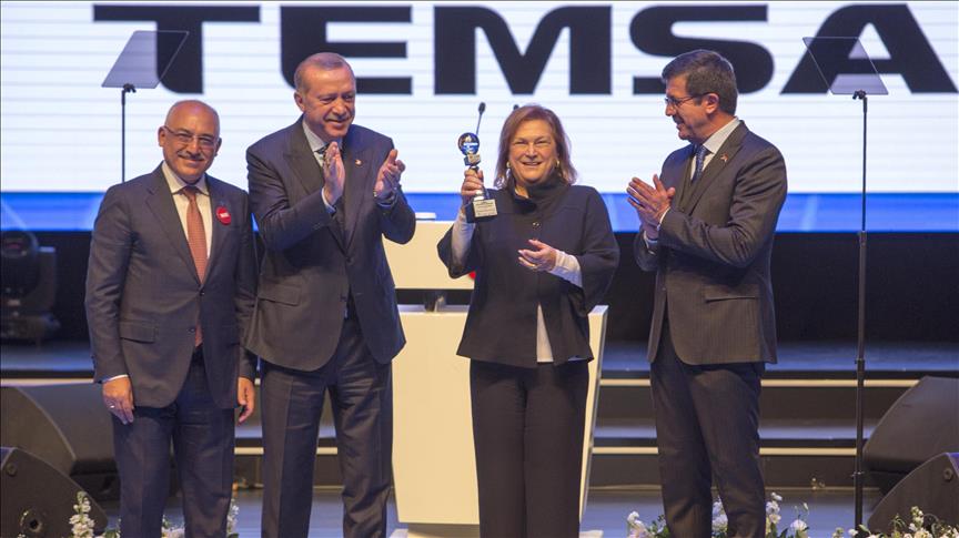 Güler Sabancı, MD9 electriCITY'yi, Cumhurbaşkanı Erdoğan'a takdim etti 
