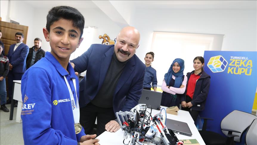 Turkcell'den Mardinli çocuklara teknoloji sınıfı