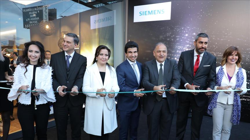 Siemens'in dünyadaki ikinci "deneyim" mağazası Ankara'da açıldı