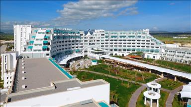 Limak'ın 8. oteli Cyprus Deluxe Hotel kapılarını açtı 