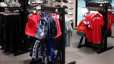 Setur'un duty free mağazasında Adidas ürünleri yerini aldı
