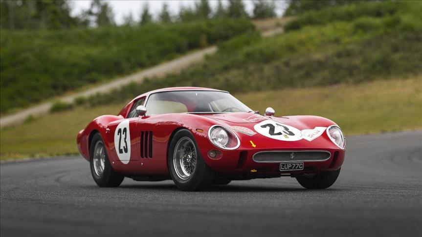 Açık artırmada satılan en değerli otomobil Ferrari 250 GTO oldu