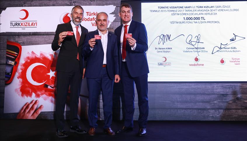 Türkiye Vodafone Vakfı'ndan şehit çocuklarına 1 milyon liralık burs