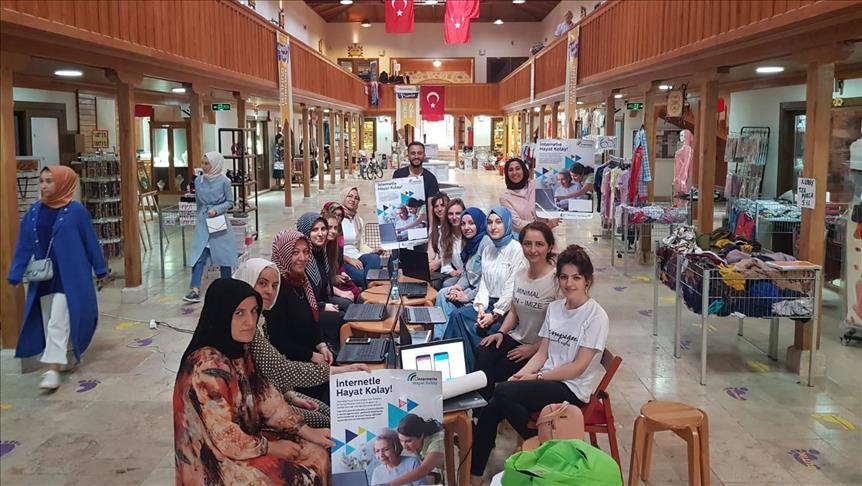 Türk Telekom kadınları dijital yarınlara hazırlıyor