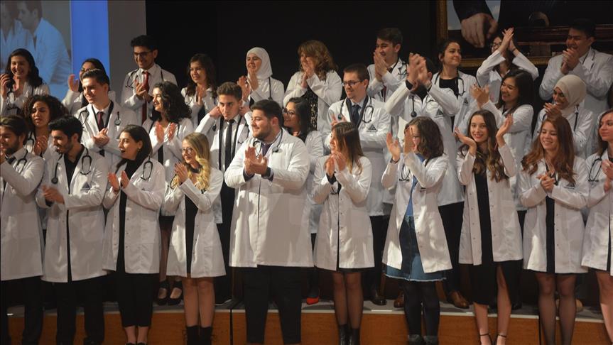 Yeditepe Üniversitesi'nde Tıp Fakültesi öğrencileri 14 Mart’ta önlük giydi 
