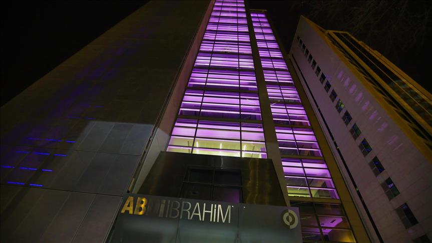 Abdi İbrahim Tower "Epilepsi farkındalığı" için mora büründü