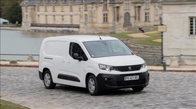 Yeni Peugeot Partner Van Türkiye'de satışta