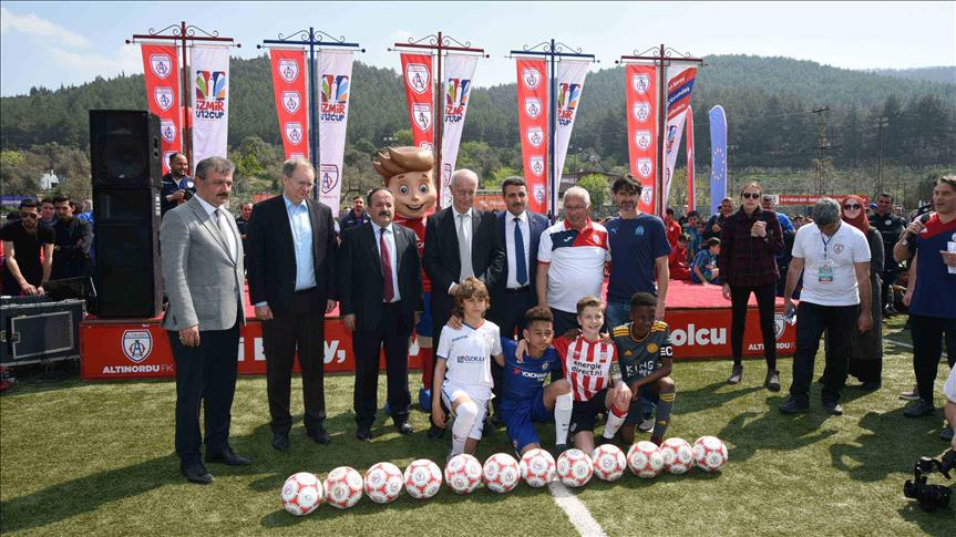 Petrol Ofisi gösteri maçı "U12 İzmir Cup açılışına" renk kattı
